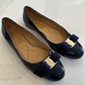 Salvatore Ferragamo Varina Bow Blue Patent Navy Ballet flats Size 10 B US
